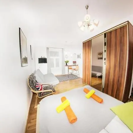 Homely Grey Old Town Apartamento